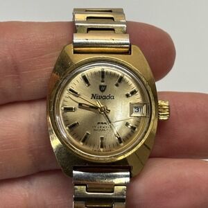 Vintage Incabloc Nivada Watch Women's wrist watch SWISS 17 Jewels Gold Tones 70s
